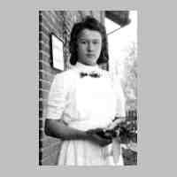 002-0052 Ruth Danielowski am Tage ihrer Konfirmation im April 1944 .jpg